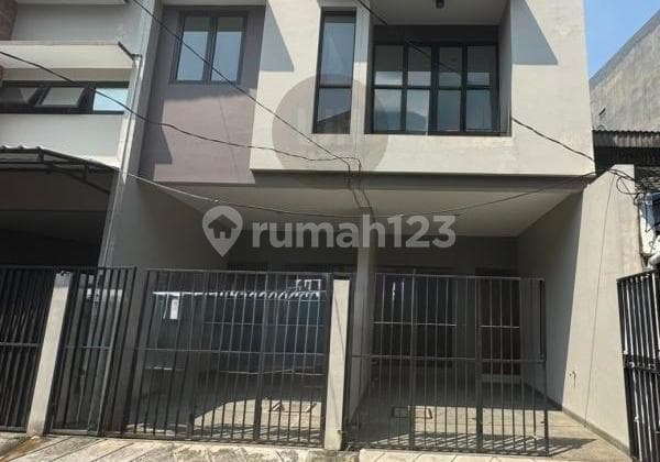 Dijula Rumah 3 Lantai Modern, Siap Huni Lokasi Strategis Di Tomang Jakarta Barat