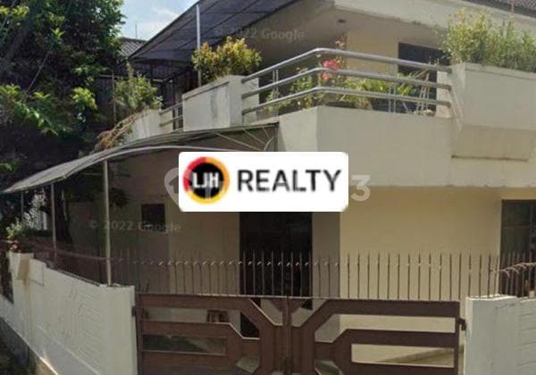 Jual Rumah Hoek 2 Lantai Dalam Komplek, Strategis di Tomang, Jakarta Barat