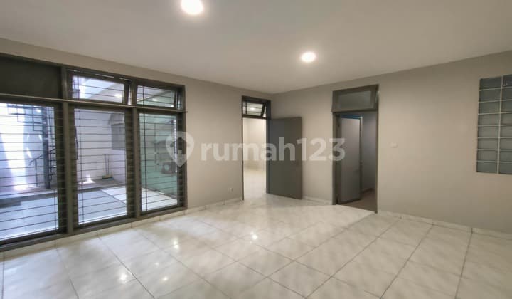 Disewakan Rumah 2 Lantai Siap Pakai Tomang Jakarta Barat Sudah Renovasi