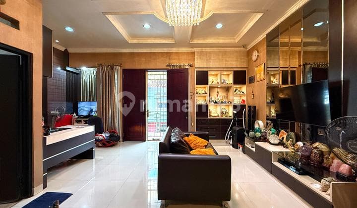 Dijual Rumah Siap Pakai di Tomang Jakarta Barat