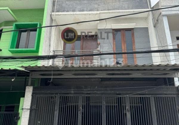 Rumah 3 Lantai Di Tomang,strategis Cocok Utk Pasangan Muda