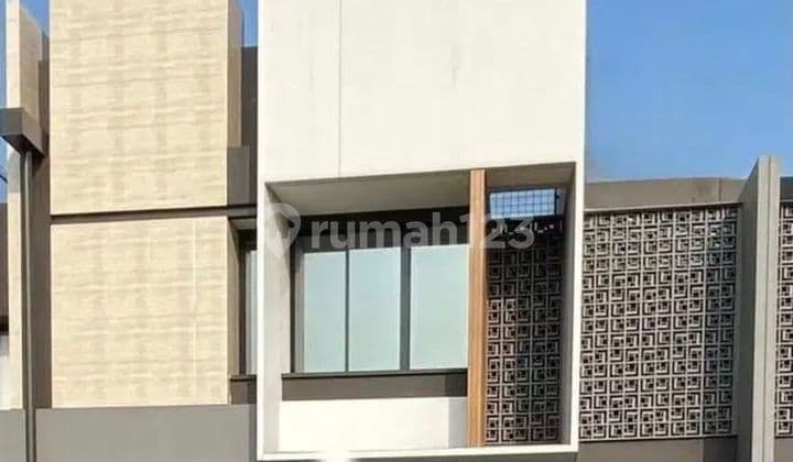 Dijual Cepat !! Rumah Mewah Cluster Eldora Suvarna Sutera Semi Furnish