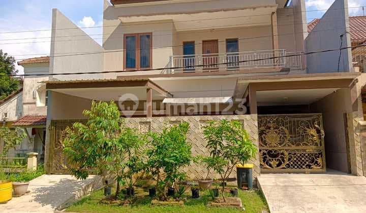 Dijual Rumah Luas Garasi 4 Mobil Nego Tipis