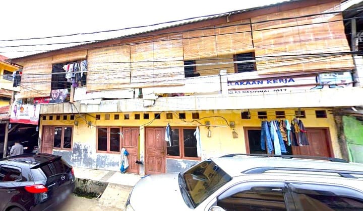 Rumah Tua. Taman Ratu. 2 Lantai. 22x25. Jalan 2 Mobil