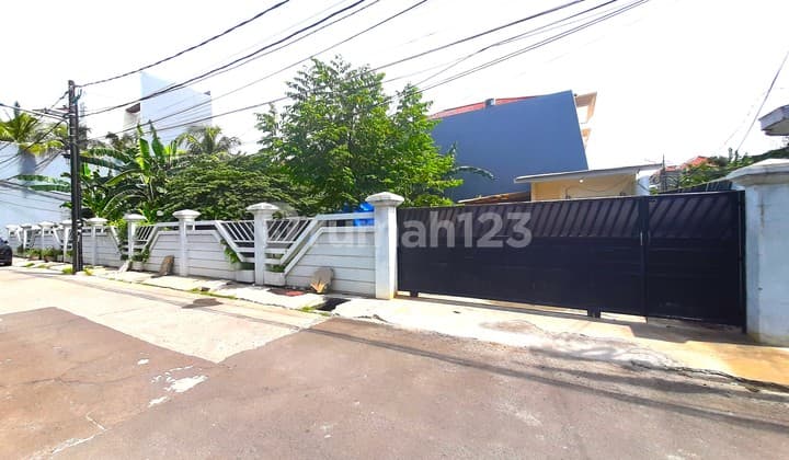 Rumah Tua Hook Taman Ratu Duri. 20x33. Jalan 3 Mobil