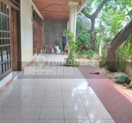 Rumah Tua Hook Tomang. 16x19. Jalan Lebar 3 Mobil.