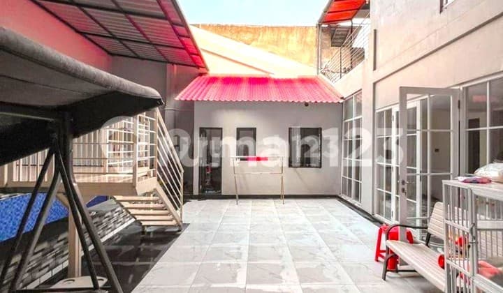 Rumah Tomang 2.5 Lantai. 12.5X25. Swimming Pool. Jalan Lebar 3 Mobil. Siap Huni