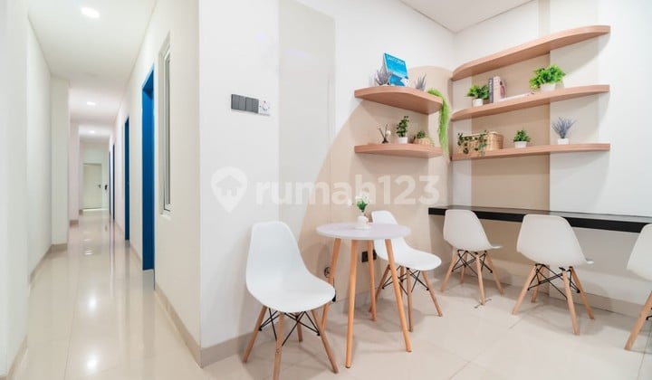 Rumah Kost Baru. Jelambar Angke. 5 Lantai. 17 Kamar Mandi Dalam. Full Furnish.