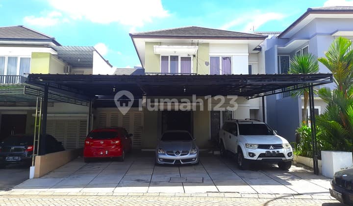 Rumah Premier Daan Mogot. 2 Lantai. 11x25. Jalan Lebar 3 Mobil. Siap Huni
