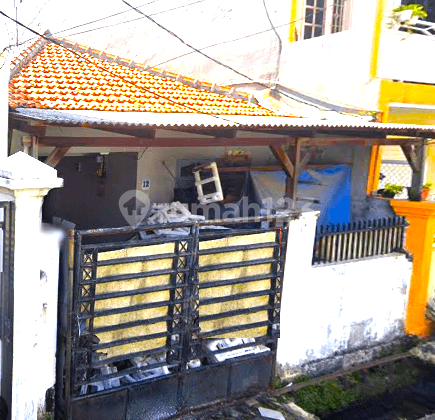 Rumah Tua Tomang. 5.5x15. Jalan 2 Mobil. Dkt Mesjid