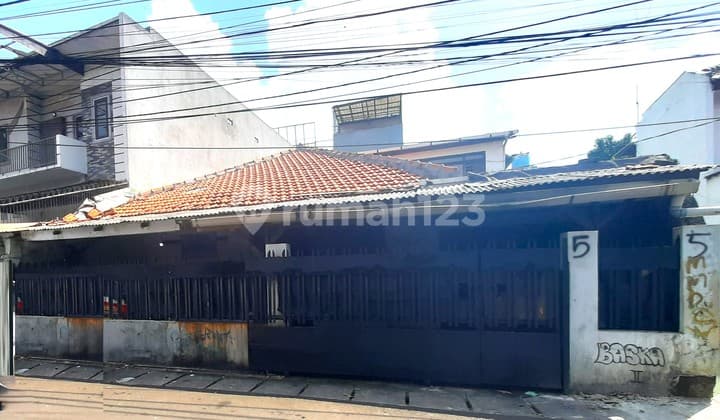 Rumah Tomang. 2 Lantai. 10X23. Jalan 2 Mobil