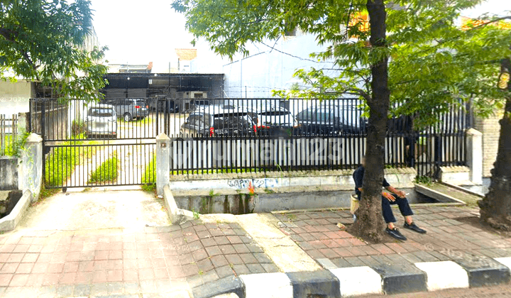 Land Plot. Grogol Roxy. 12X29. Wide Road for 4 Cars. Ready to Build.