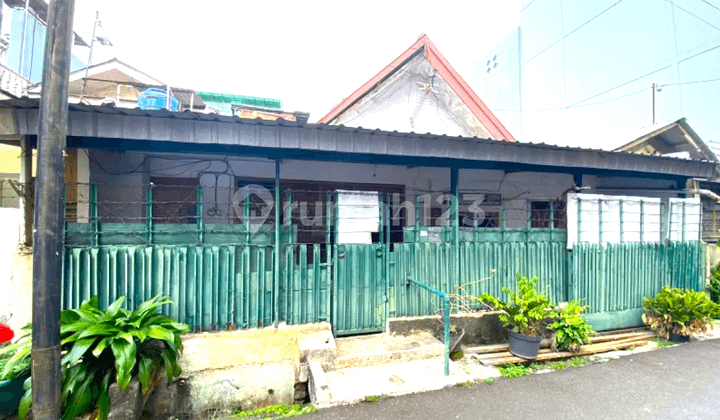 Rumah Tua Cideng. 9x13. Jalan 2 Mobil