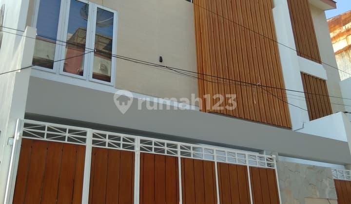 Rumah Cideng Petojo. 3.5 Lantai. 8x10. Full Furnish & Interior. Siap Huni