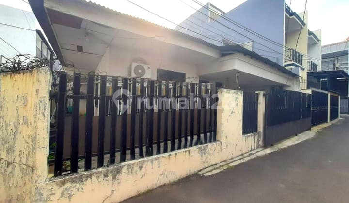 Rumah Tua Hook. Tanjung Duren. 11X13. Masuk Mobil