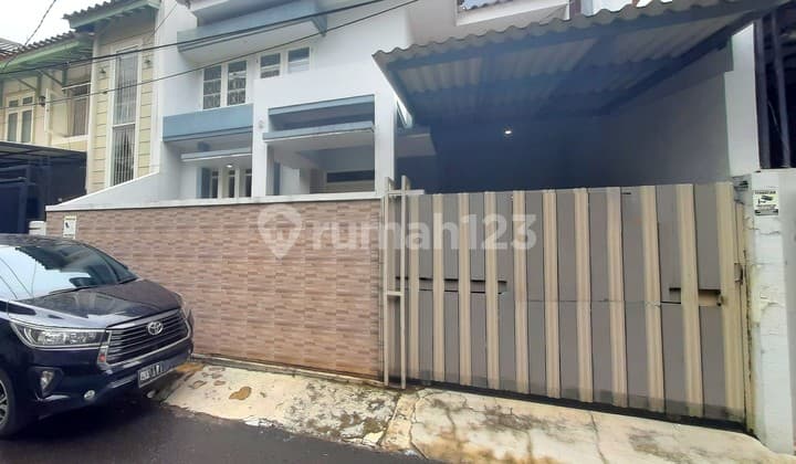 Rumah Sewa Tomang. 2.5 Lantai. 9x15. Jalan 2 Mobil. Siap Huni