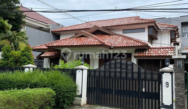 Rumah Melawai.kebayoran Baru.2 Lantai. 20X26. Jalan Lebar 3 Mobil. Siap Huni