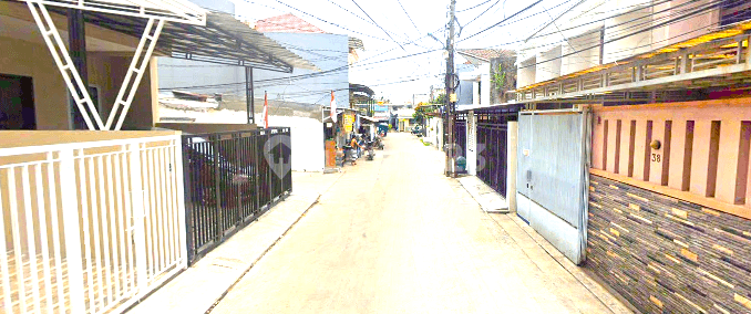 Rumah Tua Hook. Taman Ratu Duri. 13x10. Jalan 2 Mobil