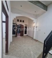 Rumah 2 Lantai Bagus Siap Huni di Pamulang, Tangerang Selatan , Lnk
