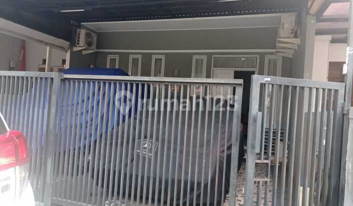Rumah 2 Lantai Bagus Sekali di Bintaro Sektor 5, Tangerang Selatan nv