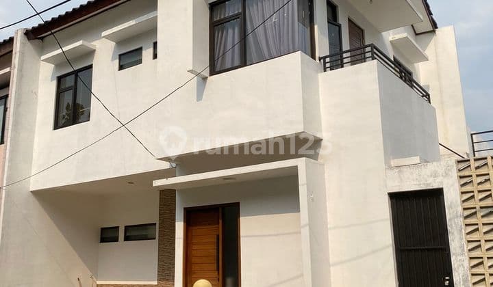 Rumah Bagus 2 Lantai Siap Huni Lokasi Strategis Di Cirendeu