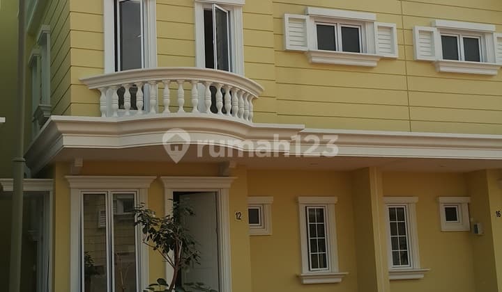 Disewakan Cluster Montana Illago Gading Serpong, 2,5Lantai. 2Ac Baru.