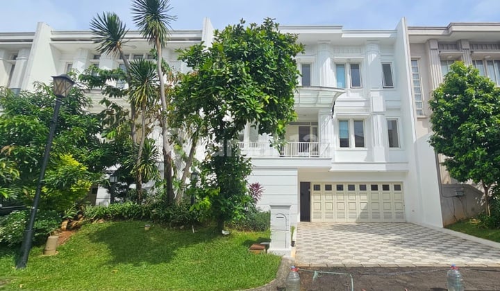 Cluster Amethys, Pondok Hijau Golf, Semi Furnish