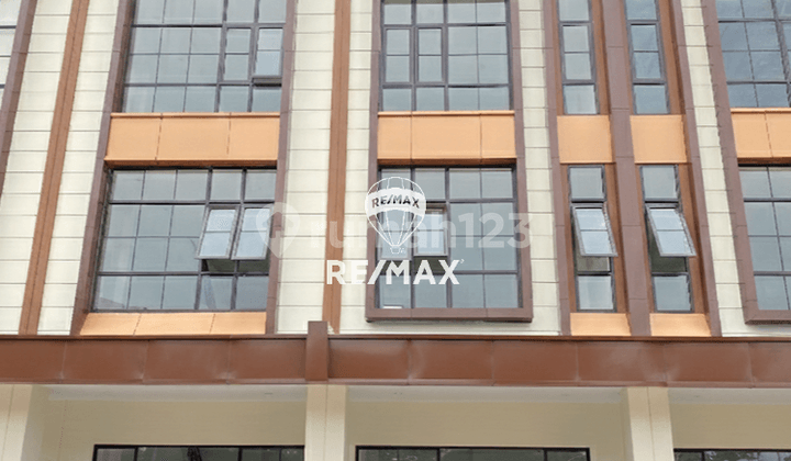 Ruko Conifera 3Lt 5X15 75M Metland Menteng Cakung Jakarta Timur