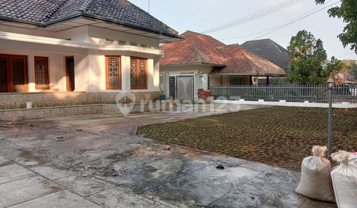 Rumah Strategis di Sayap Dago Bandung.