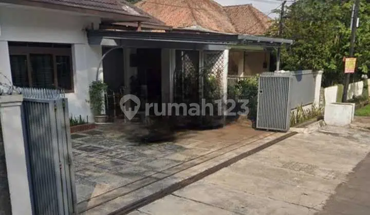 Rumah Nyaman 2 Lantai di Sayap Riau Bandung