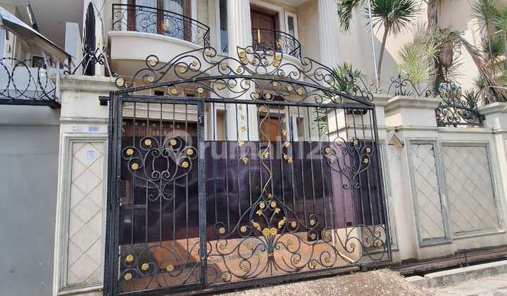 Quick Sale Residential House in Perum Sunrise Garden Land Size 360 M2