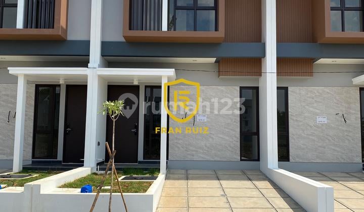 Frans Cen-Rumah Baru Dijual Rumah di Casajardin.cluster.. .Wow Bagus Lokasi Rumah Casajardin Cluster ..Lt.5x12/ 2 Lantai