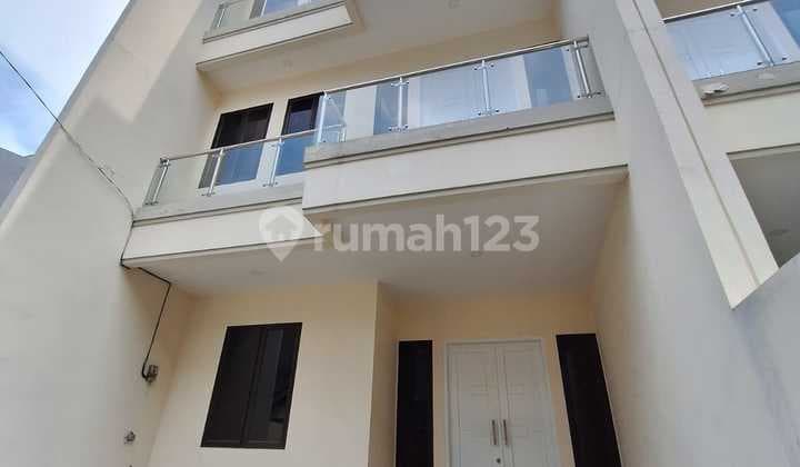 Jual Cepat Rumah Taman Ratu..baru.bgs..jlan 2 Mbl Lt.6x16 3lt