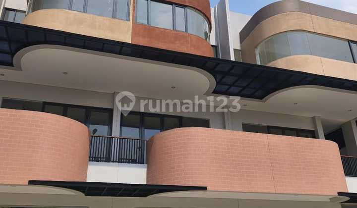 Hot Price!!! Ruko Cocok untuk 3 Usaha Anda di Jalan Utama Harapan Indah 2