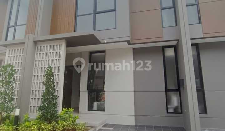 Disewa! Rumah di Sumarecon Crown Gading Bekasi