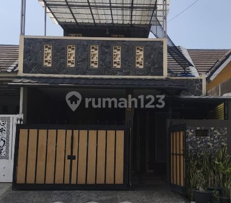 Dijual Rumah 2 Lantai di Jalan Utama Mgc - Lokasi Premium 1,2M Nego