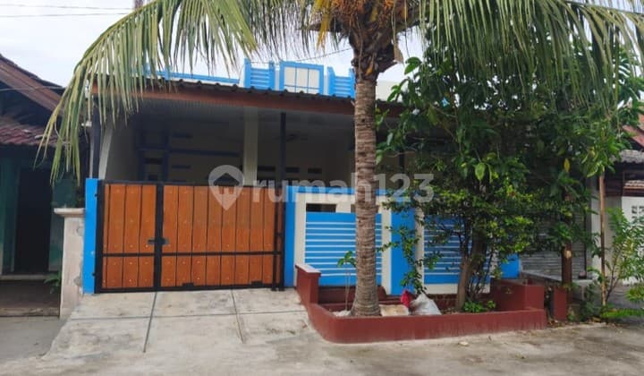Hook House 2 Stories, Roadside, Pondok Ungu Permai - 4 Bedrooms, Freehold Title, IDR 750 Million!