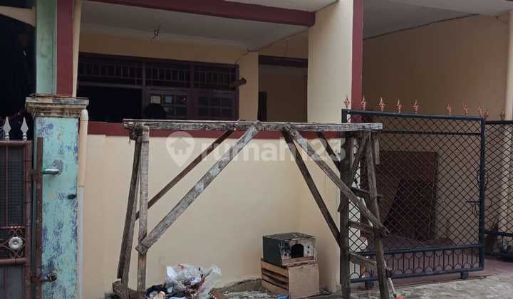 Dijual Dibawah Pasaran! Rumah Coklat 2 Lantai Full di Pondok Ungu Permai