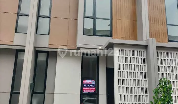 Disewakan Rumah Minimalis Coklat 2 Lantai Cluster Viola di Summarecon Crown Gading Disewakan Rumah Minimalis Coklat 2 Lantai Cluster Viola di Summarecon Crown Gading