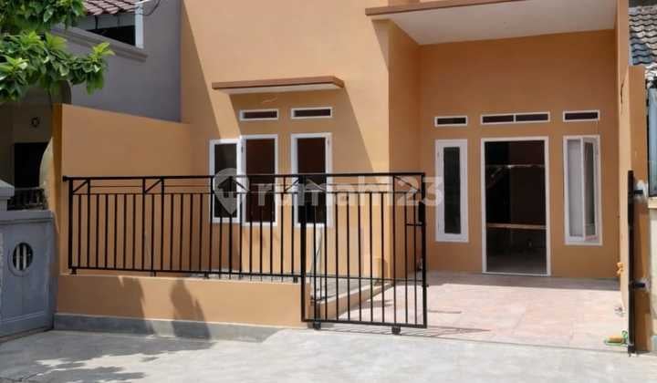 Affordable Price!! Minimalist House in Taman Harapan Baru Affordable Price!! Minimalist House in Taman Harapan Baru