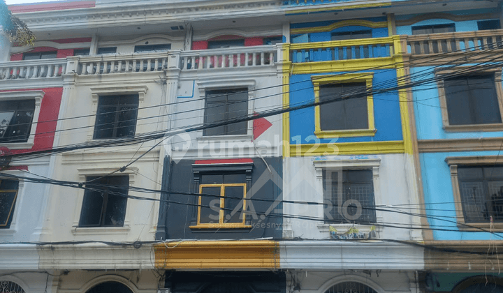 Disewakan!! Ruko Pinggir Jalan Utama Cocok untuk Berbagai Usaha
