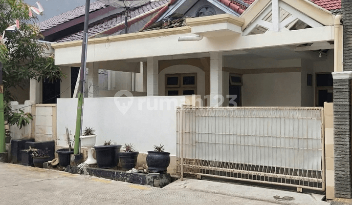 Rumah Luas dan Representatif di Taman Galaxy dengan Fasilitas Lengkap (73624 Oc)