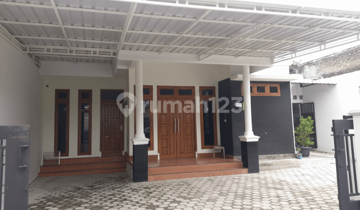 Rumah Luas 5 Kamar Tidur di Yogyakarta Full Furnished (73605 RN)