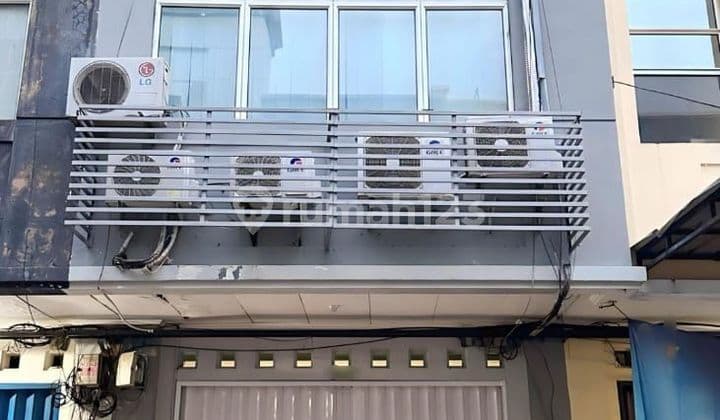 For Sale : Ruko Di Area Mall Mutiara Taman Palem, Cengkareng
4 Lantai