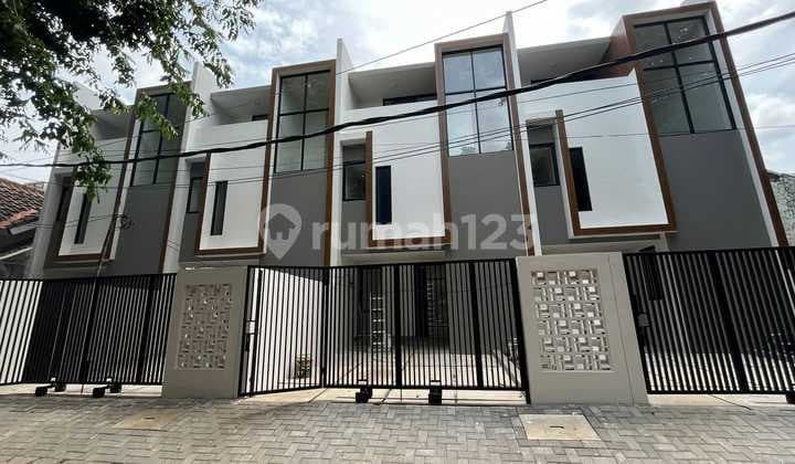 Rumah Baru Lokasi Strategis Di Citra Garden 2 Jakarta Barat