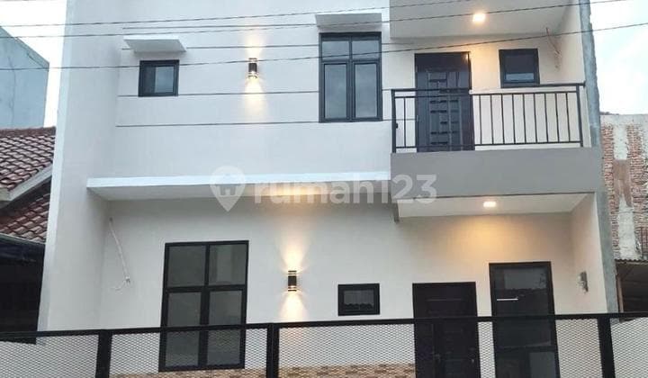 Rumah 2 Lantai Dekat Akses Tol Metland Puri Tangerang