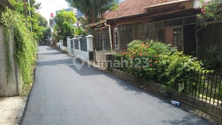 Rumah Lama Hitung Tanah di Kramat Pela Kebayoran Baru
