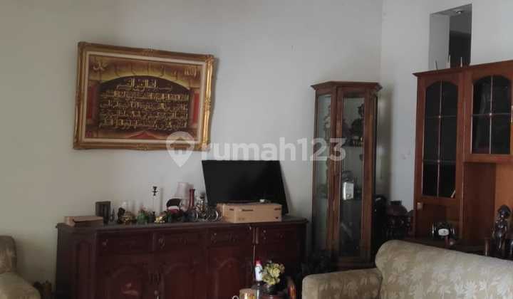 Bawah NJOP Murah Rumah Lama Butuh Renov di Cinere Dalam Komplek