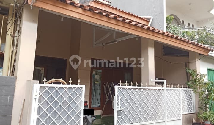 Rumah Siap Huni di Kelapa Dua dalam Komplek, Lokasi Strategis
