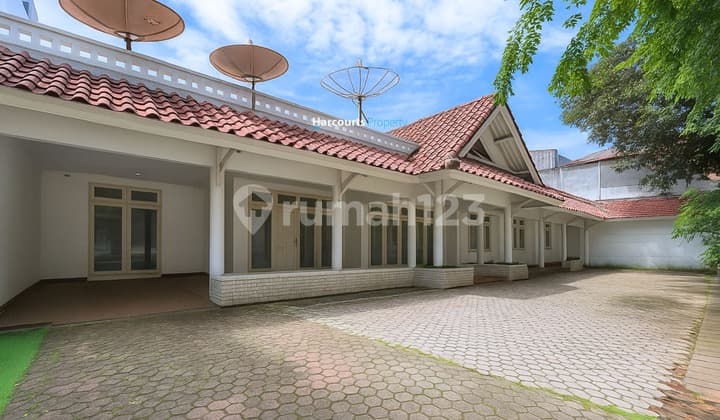 For Rent Kebayoran Baru 1-Story Residence Suitable for Restaurant Office Salon